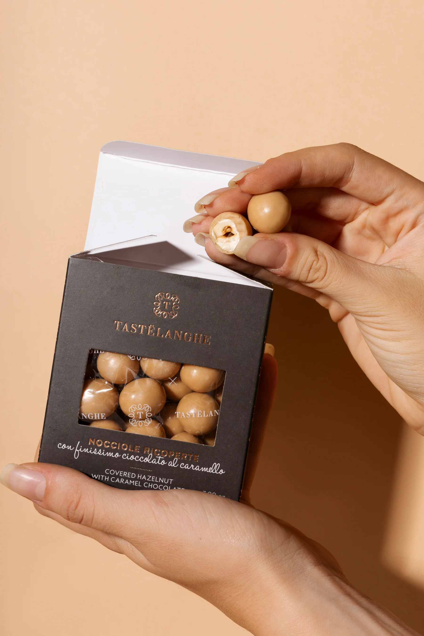 Piemont Haselnüsse IGP mit Karamellschokolade überzogen 110 g